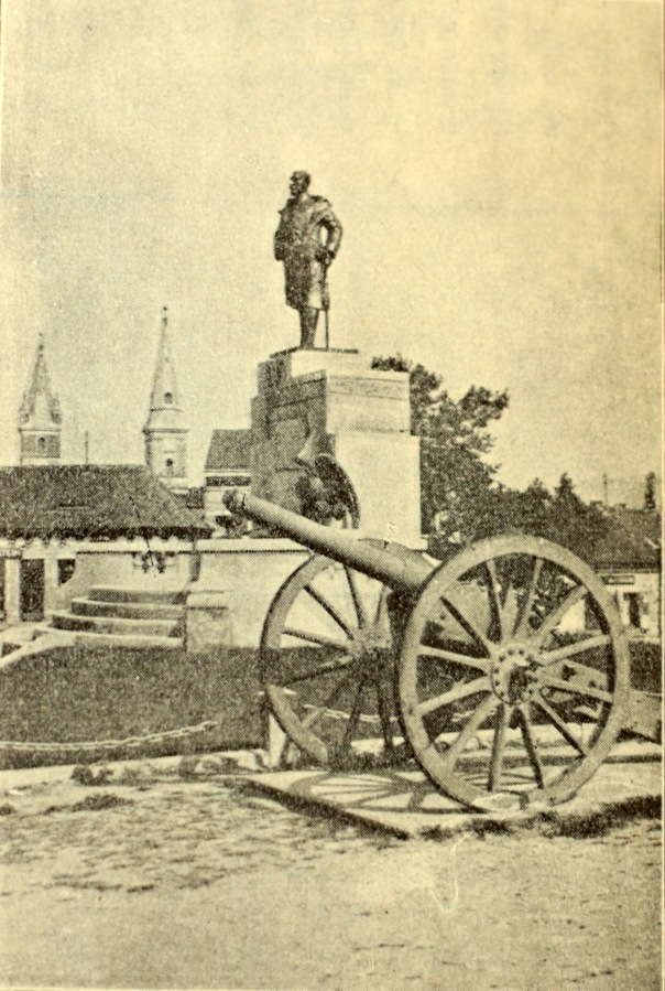 (p.164) [Fig.82] Monumentul Regelui Ferdinand din piaţa Orăştiei.